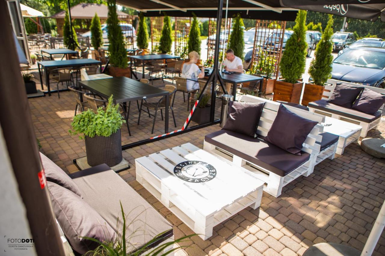 Bed and Breakfast Gosciniec Zacisze I Blisko A2 Dabie-Uniejow I Restauracja Экстерьер фото
