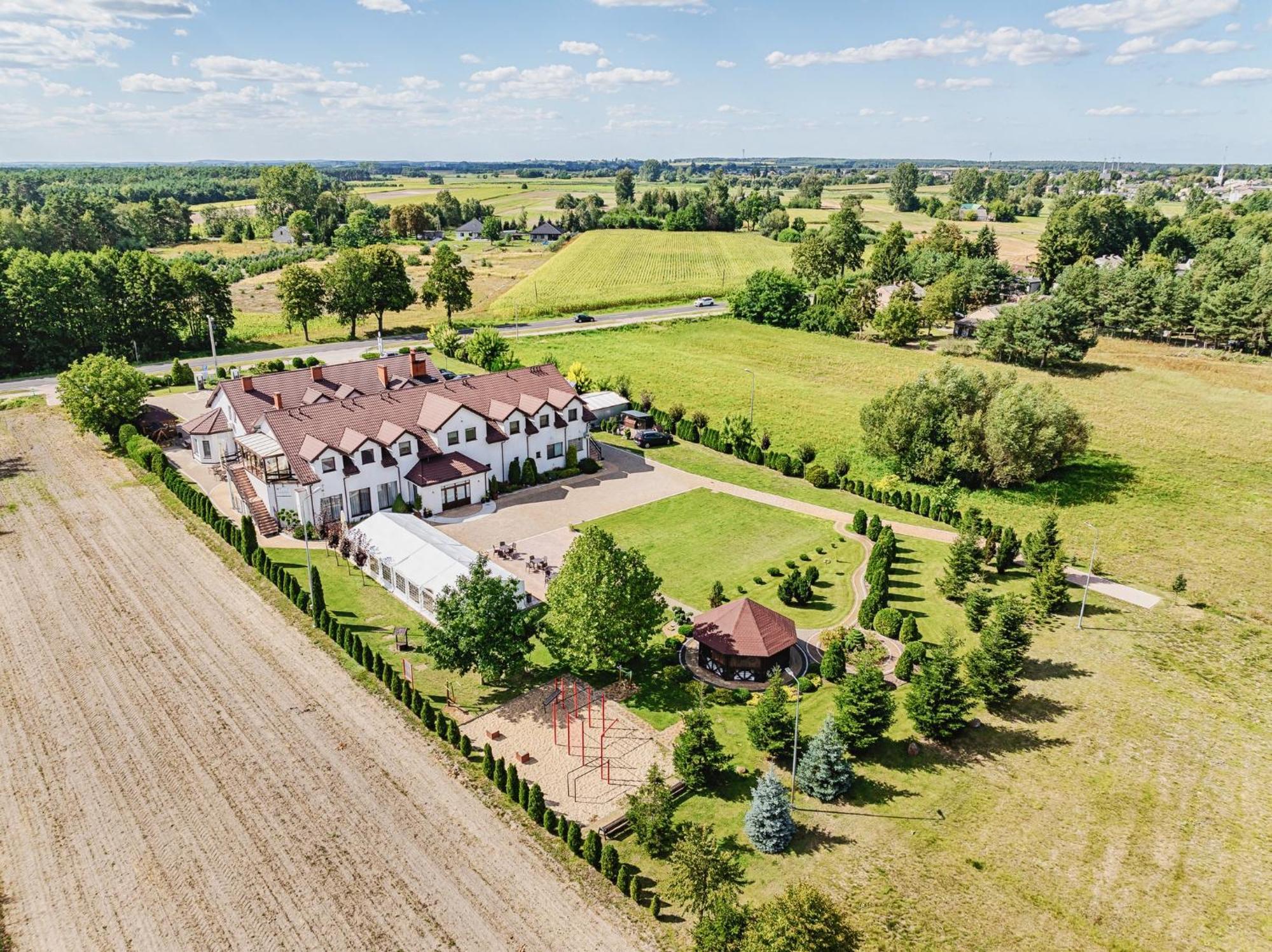Bed and Breakfast Gosciniec Zacisze I Blisko A2 Dabie-Uniejow I Restauracja Экстерьер фото