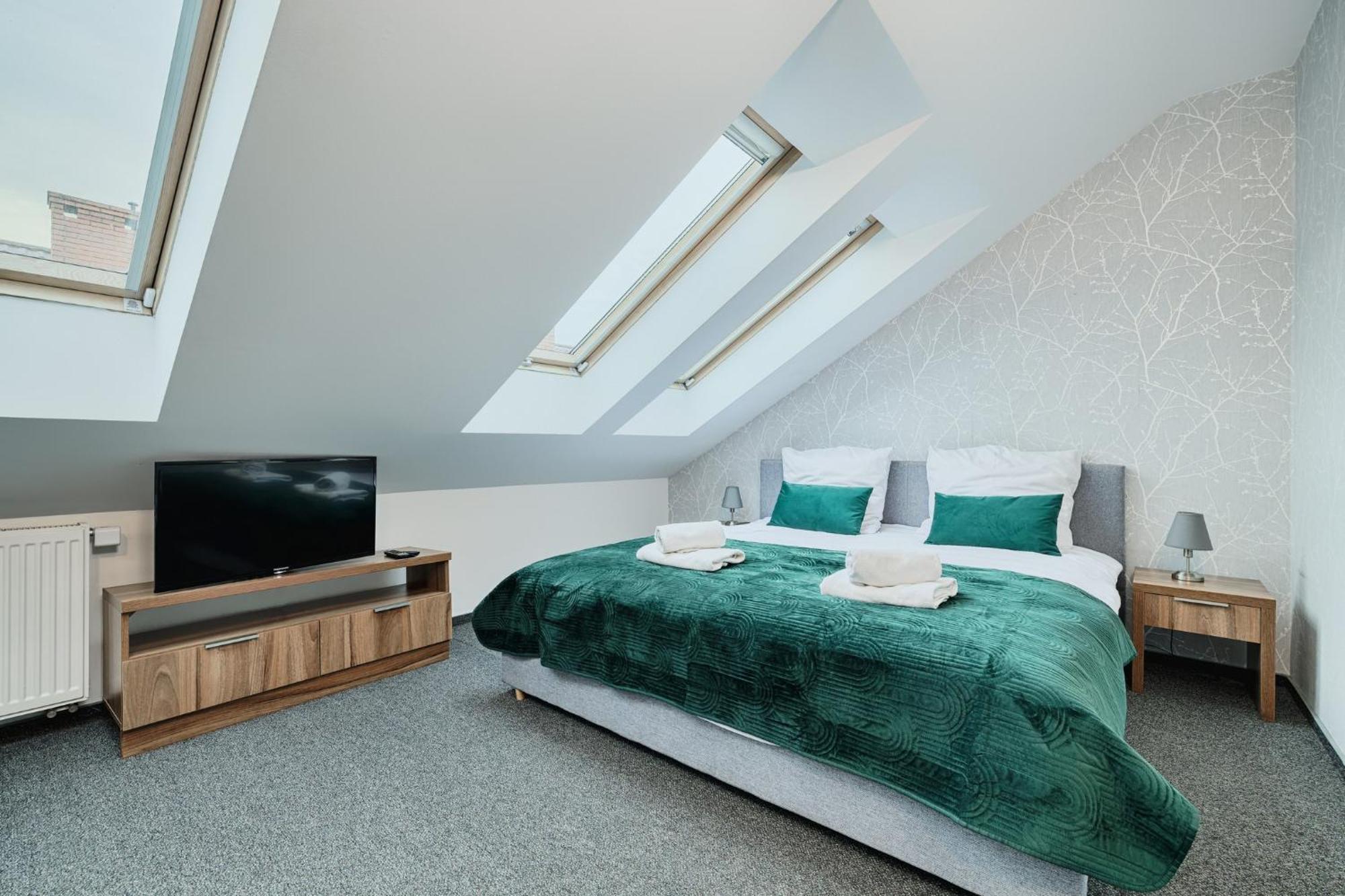 Bed and Breakfast Gosciniec Zacisze I Blisko A2 Dabie-Uniejow I Restauracja Экстерьер фото