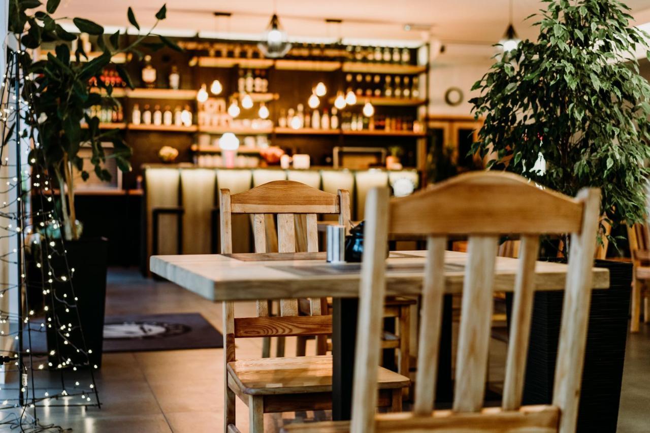 Bed and Breakfast Gosciniec Zacisze I Blisko A2 Dabie-Uniejow I Restauracja Экстерьер фото